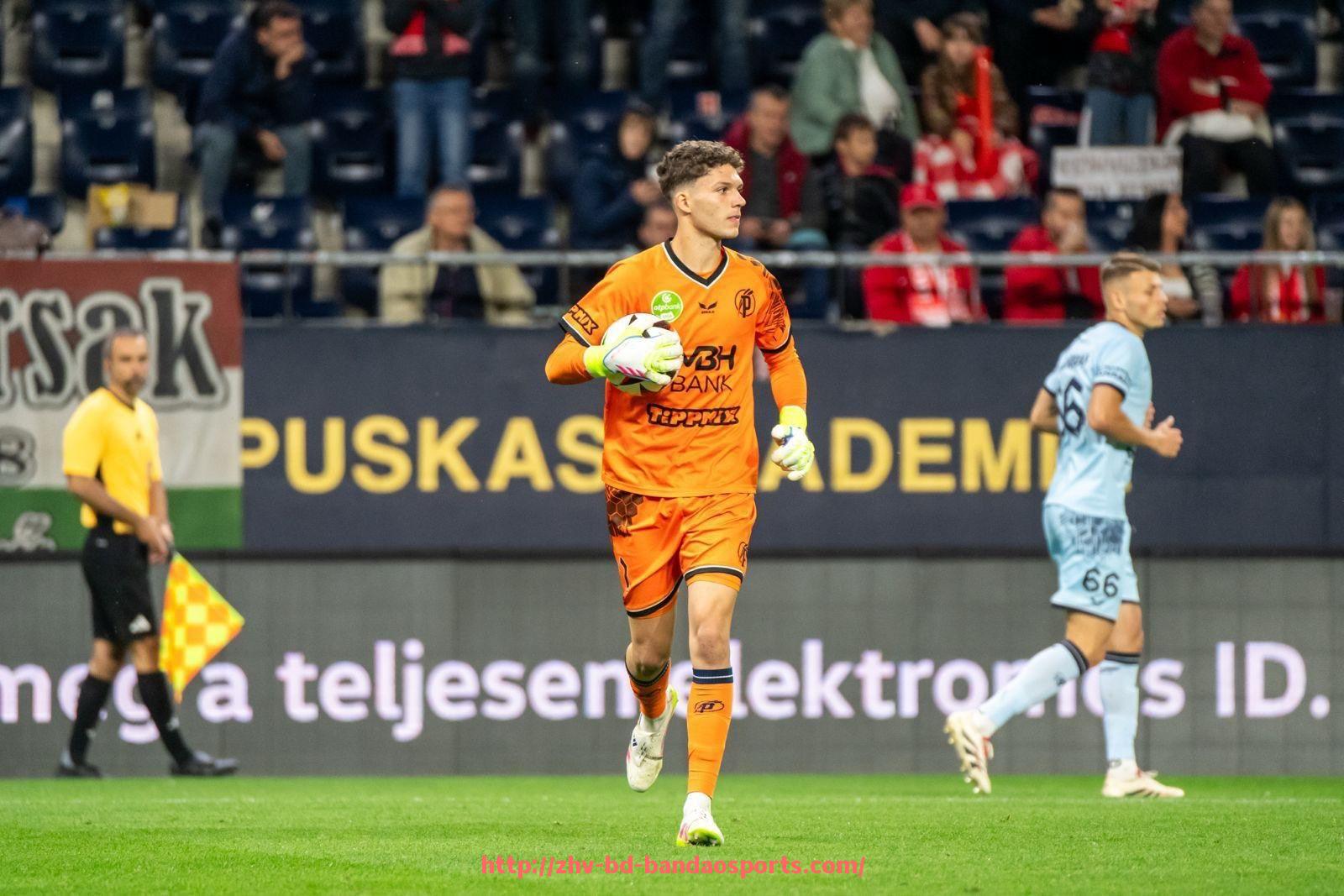 半岛体育-英超球队本土球员培养政策及实际执行情况