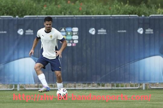 半岛体育-法甲潜力新星新赛季表现预测：从青年队到主力