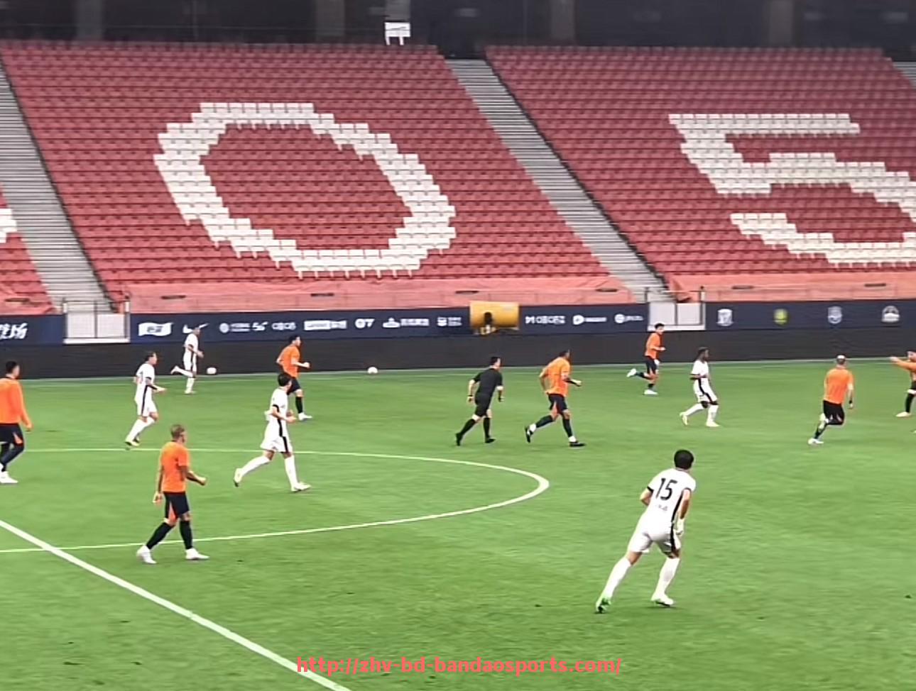 半岛体育-黑马逆袭CBA足球大胜震撼全场重新定义联赛格局