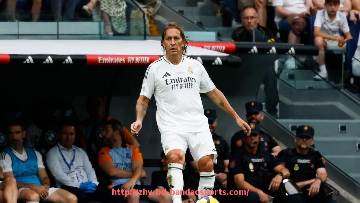 半岛体育-2017赛季火箭队比赛战况与战术布局